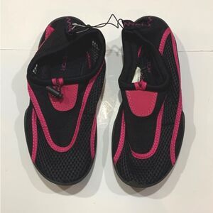 Aquastop | NWT Girls Bungee Mesh Water Shoes Black Pink Size 6